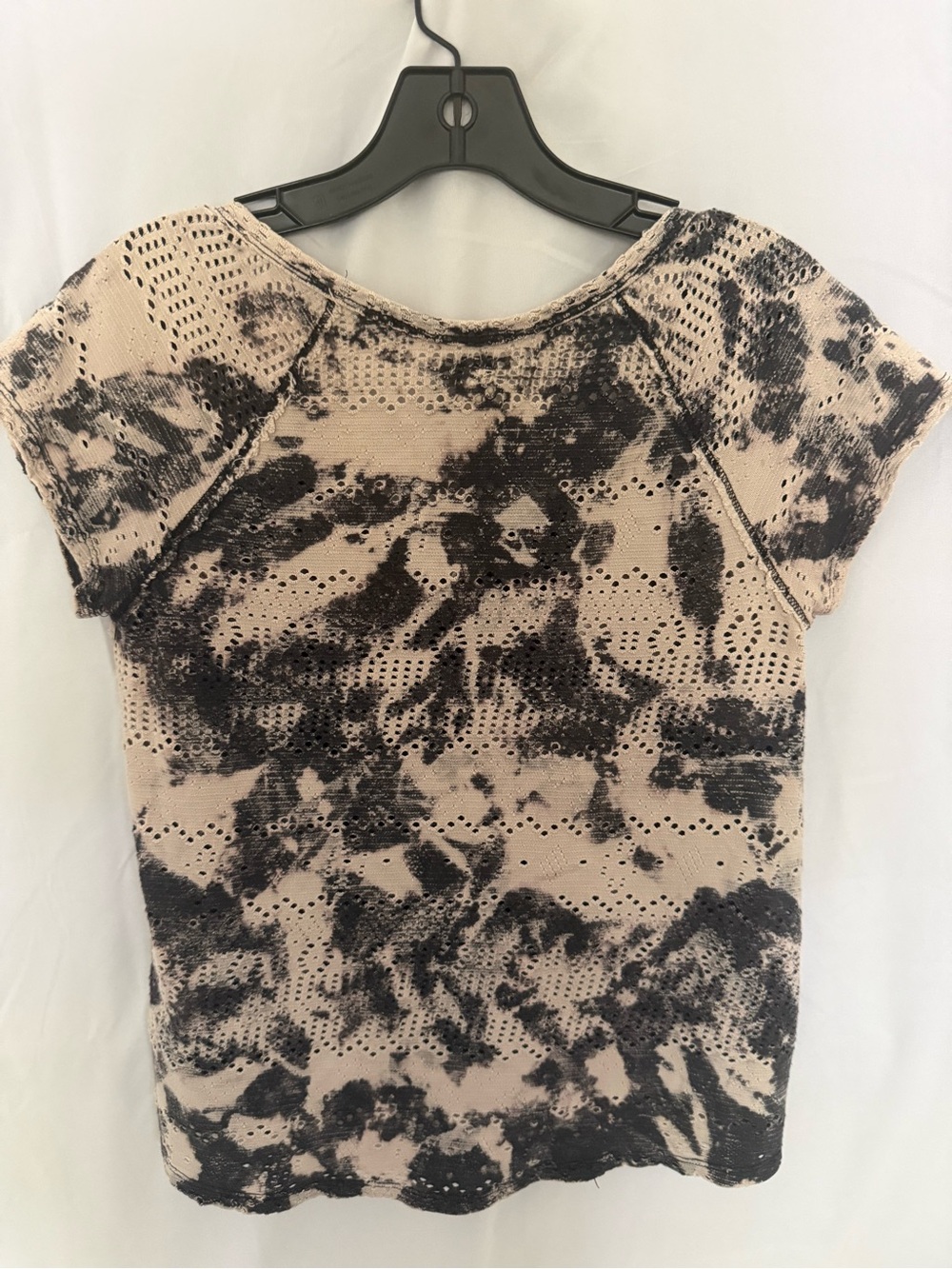 Free People We the Free Beige and Black Short Sleeve Henley Top - Picture 2 of 3